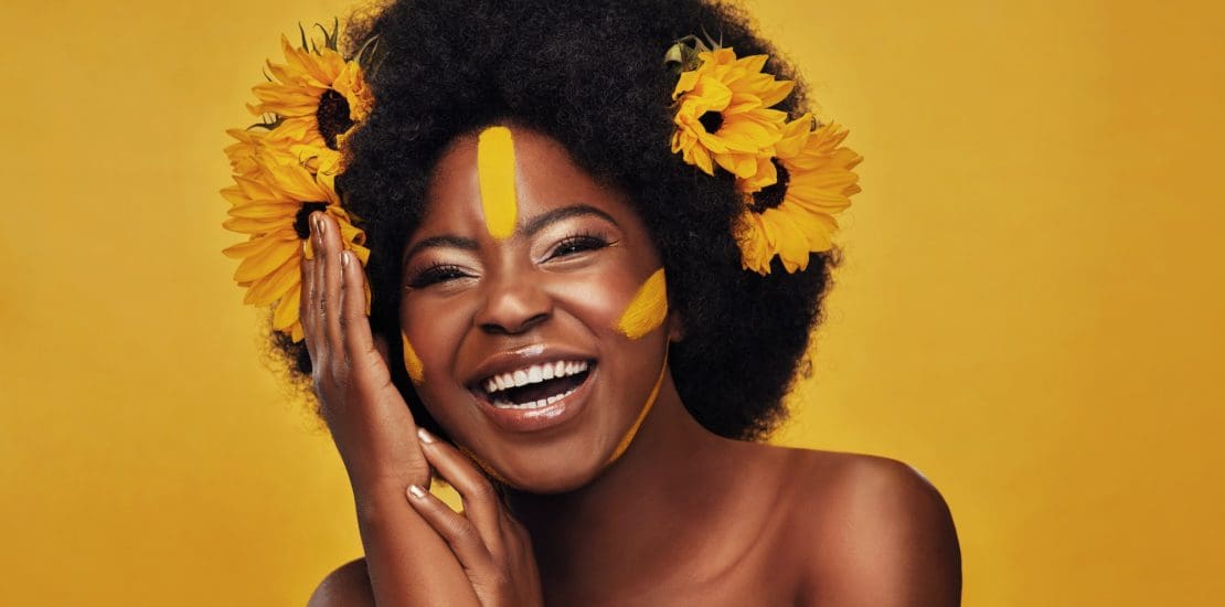 Style your natural hair with flowers because its beautiful